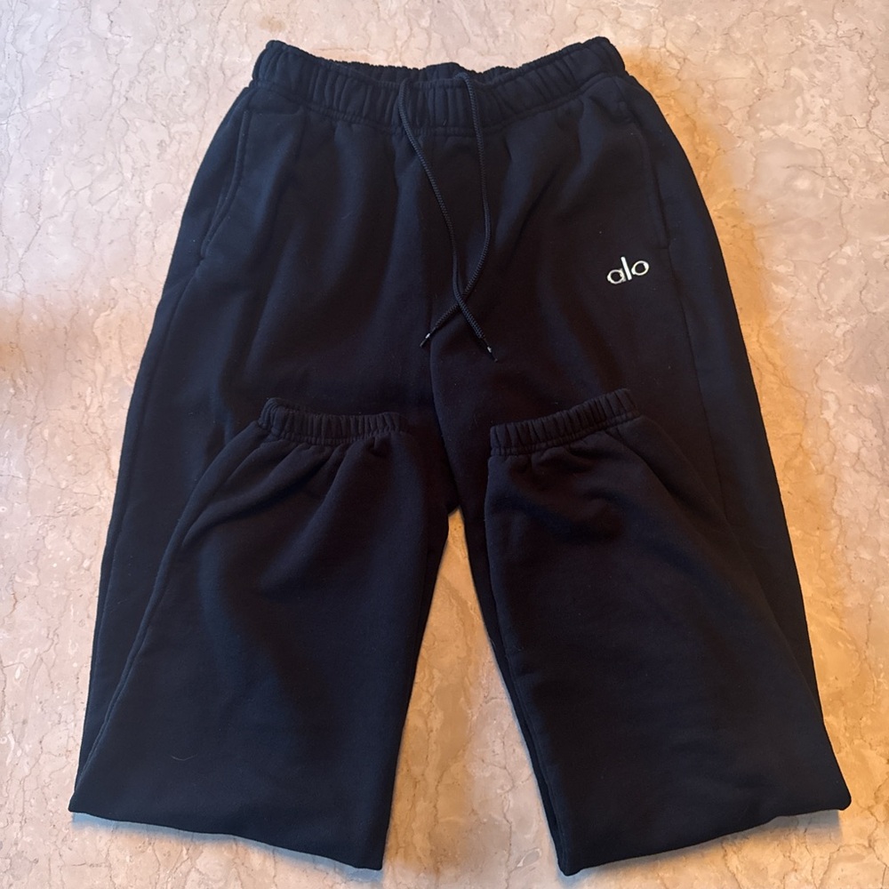 ALO Yoga Black Accolade Sweatpants